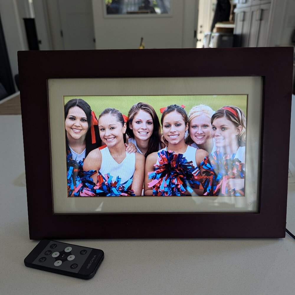 Insignia - 10" Digital Photo Frame - Espresso